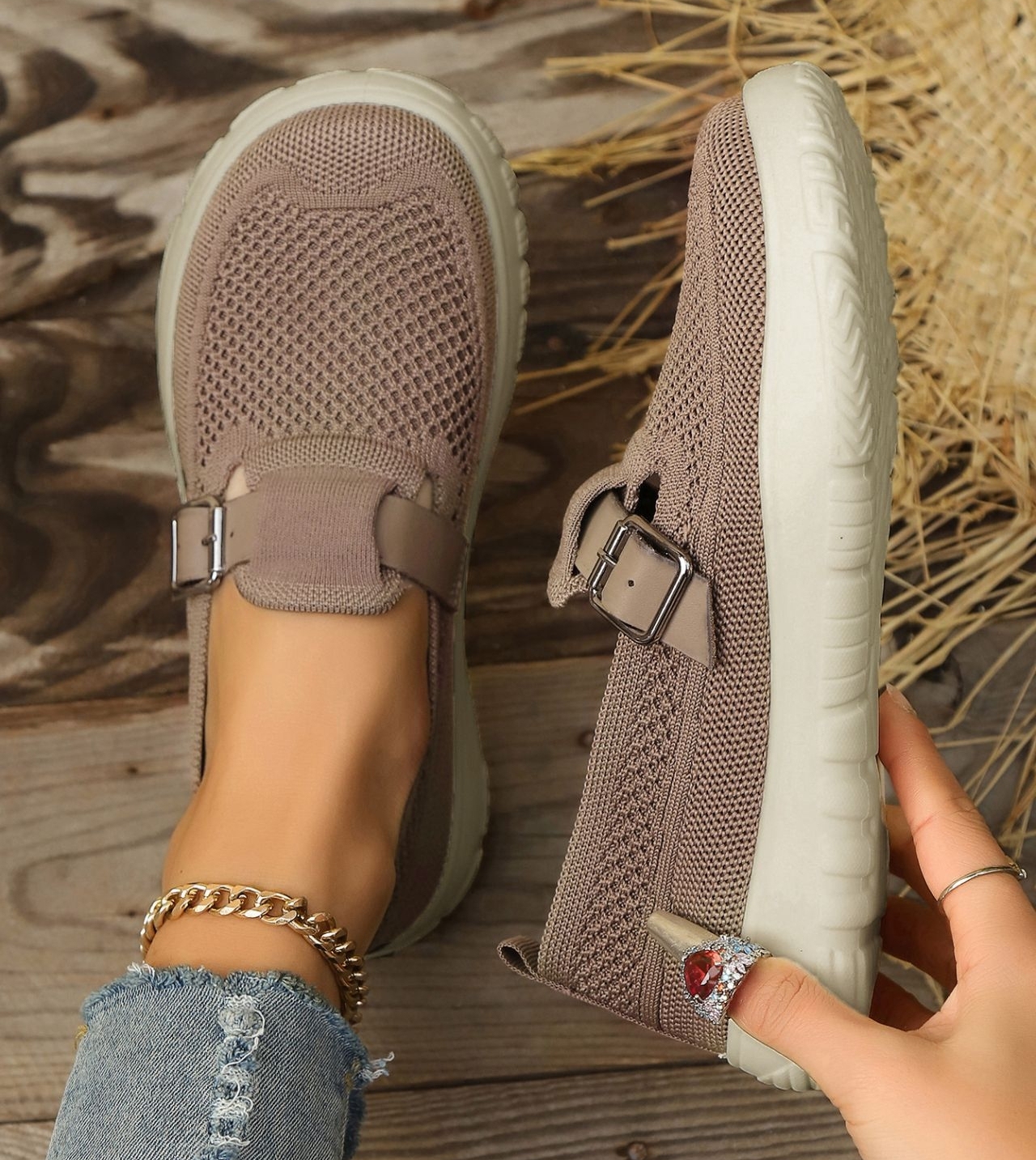 🔥Women's casual breathable slip-on soft-soled orthopedic walking shoes