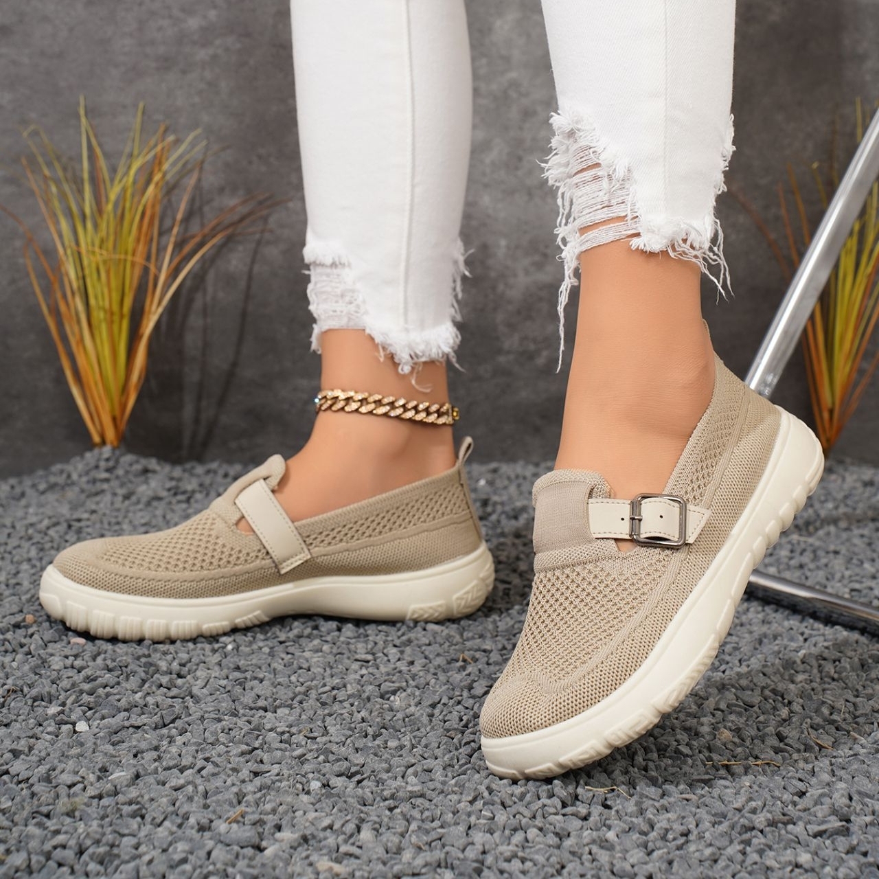 🔥Women's casual breathable slip-on soft-soled orthopedic walking shoes