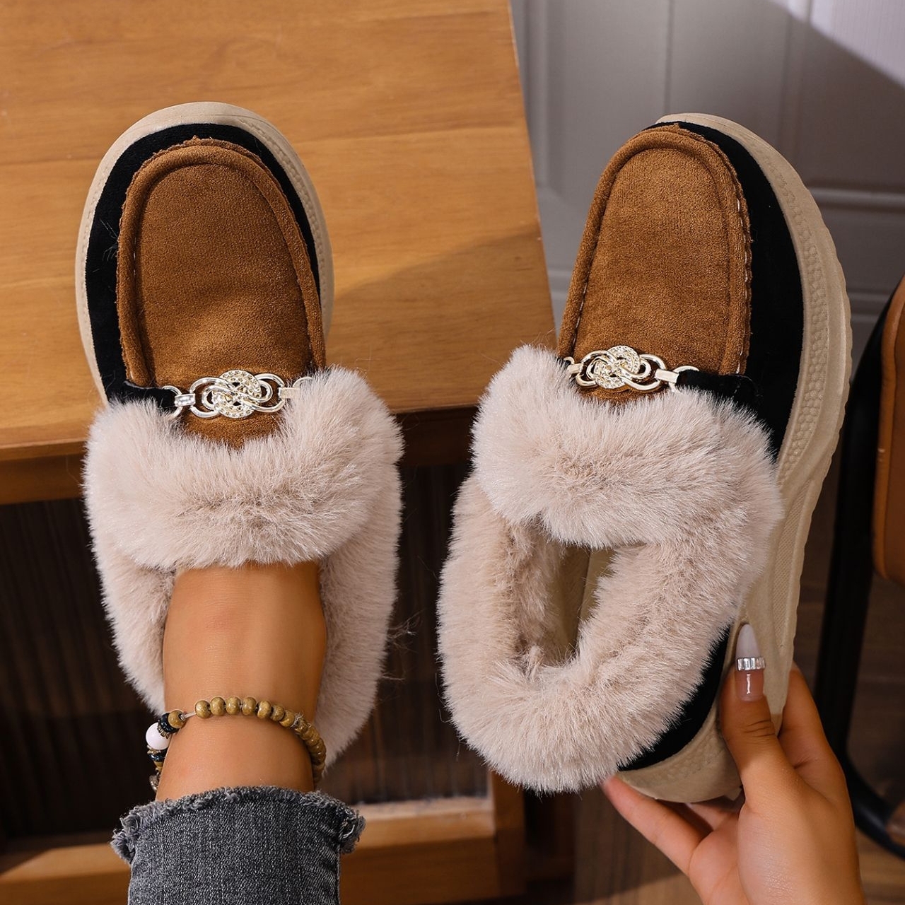 Women's fleece-lined slip-on cotton shoes
