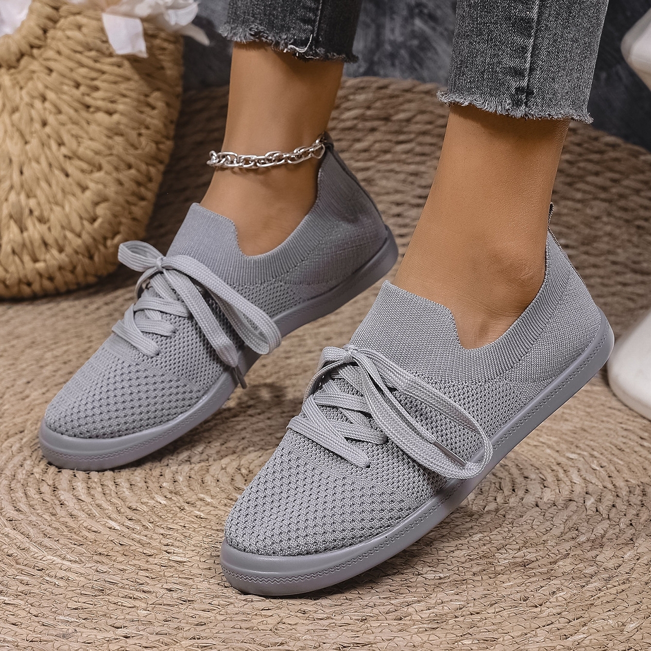 🔥Hot Sale🔥Ladies summer new breathable lightweight lace-up flat shoes