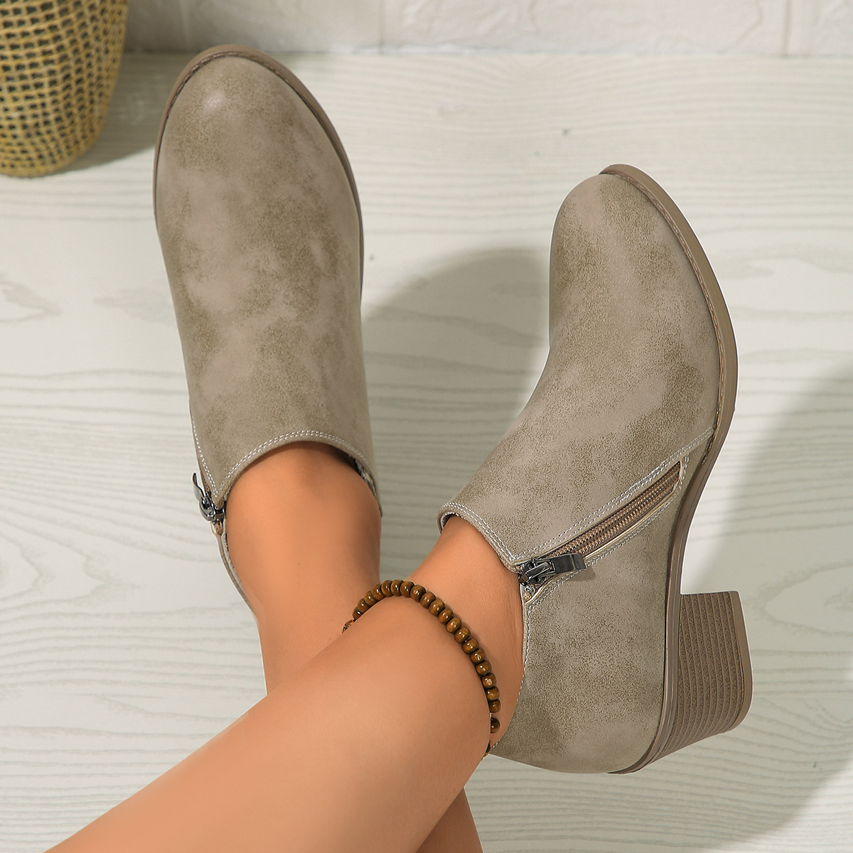 Women's side zipper mid-heel boots