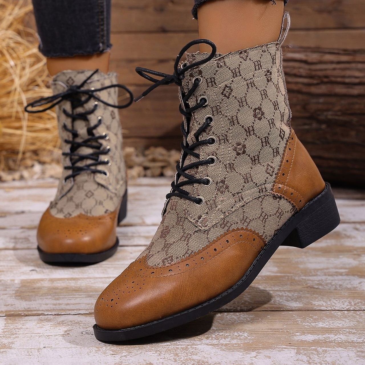 Women's high-top lace-up leather boots