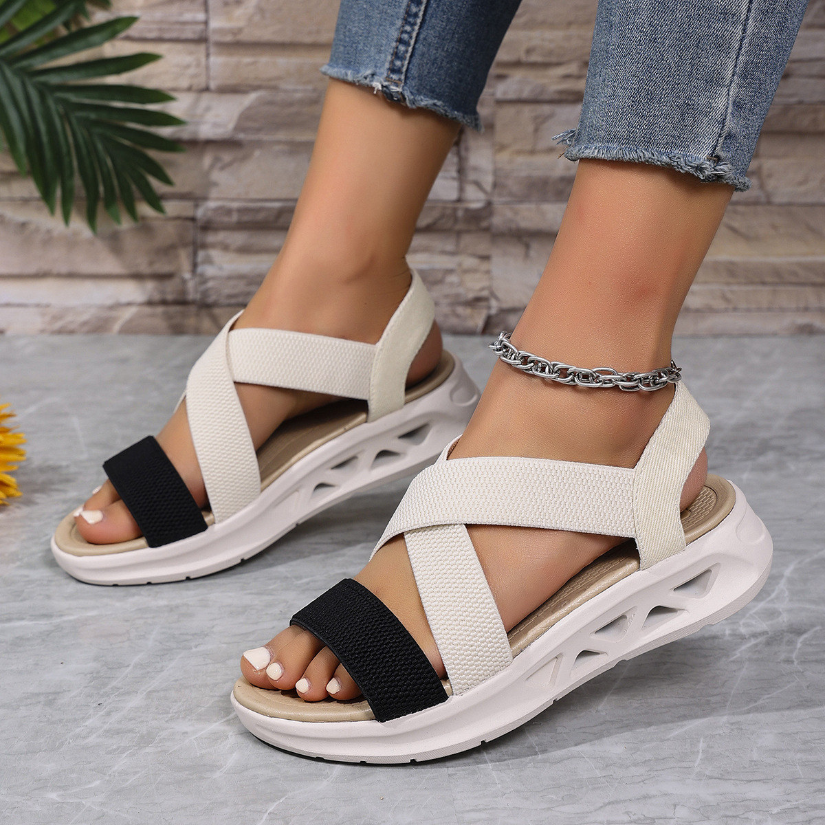 🔥Hot Sale🔥Women's Breathable Thick Sole Casual Sandals