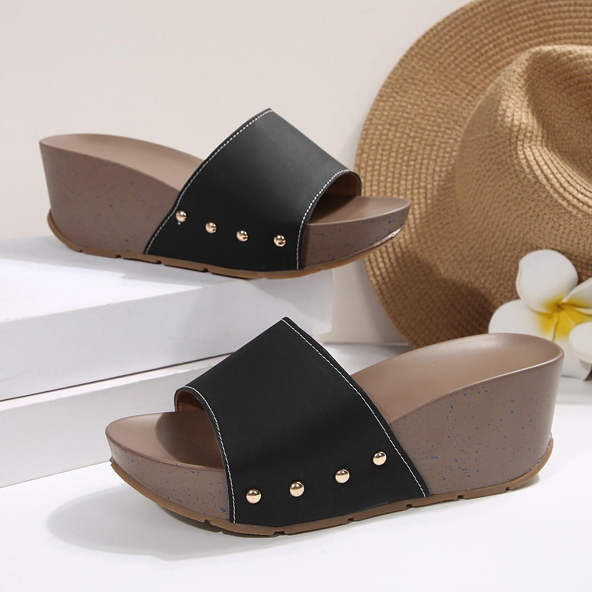 Ladies summer thick-soled wedge slippers