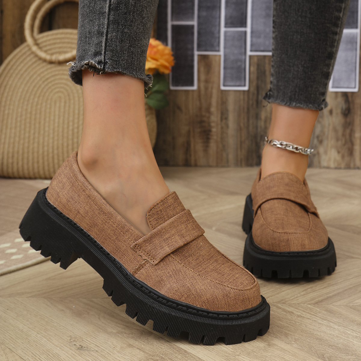 Women's thick-soled comfortable slip-on loafers