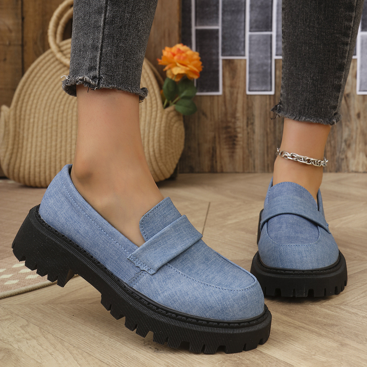 Women's thick-soled comfortable slip-on loafers
