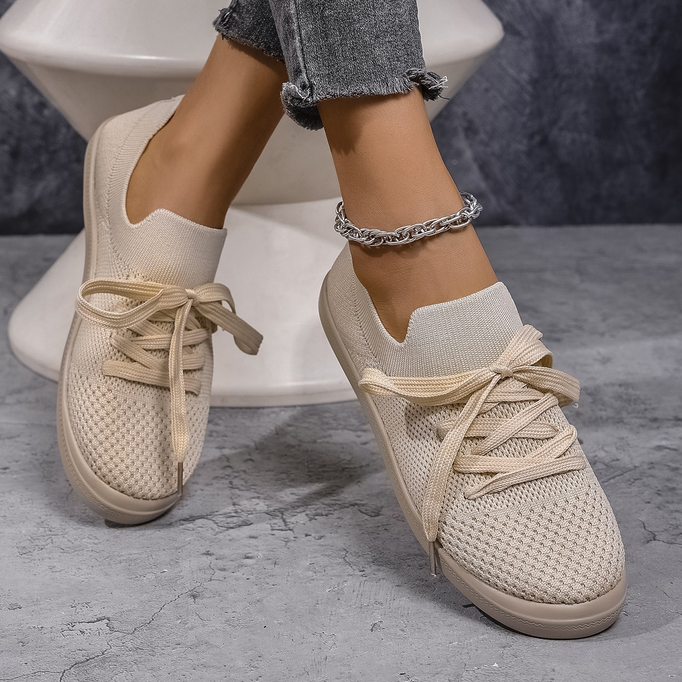 🔥Hot Sale🔥Ladies summer new breathable lightweight lace-up flat shoes