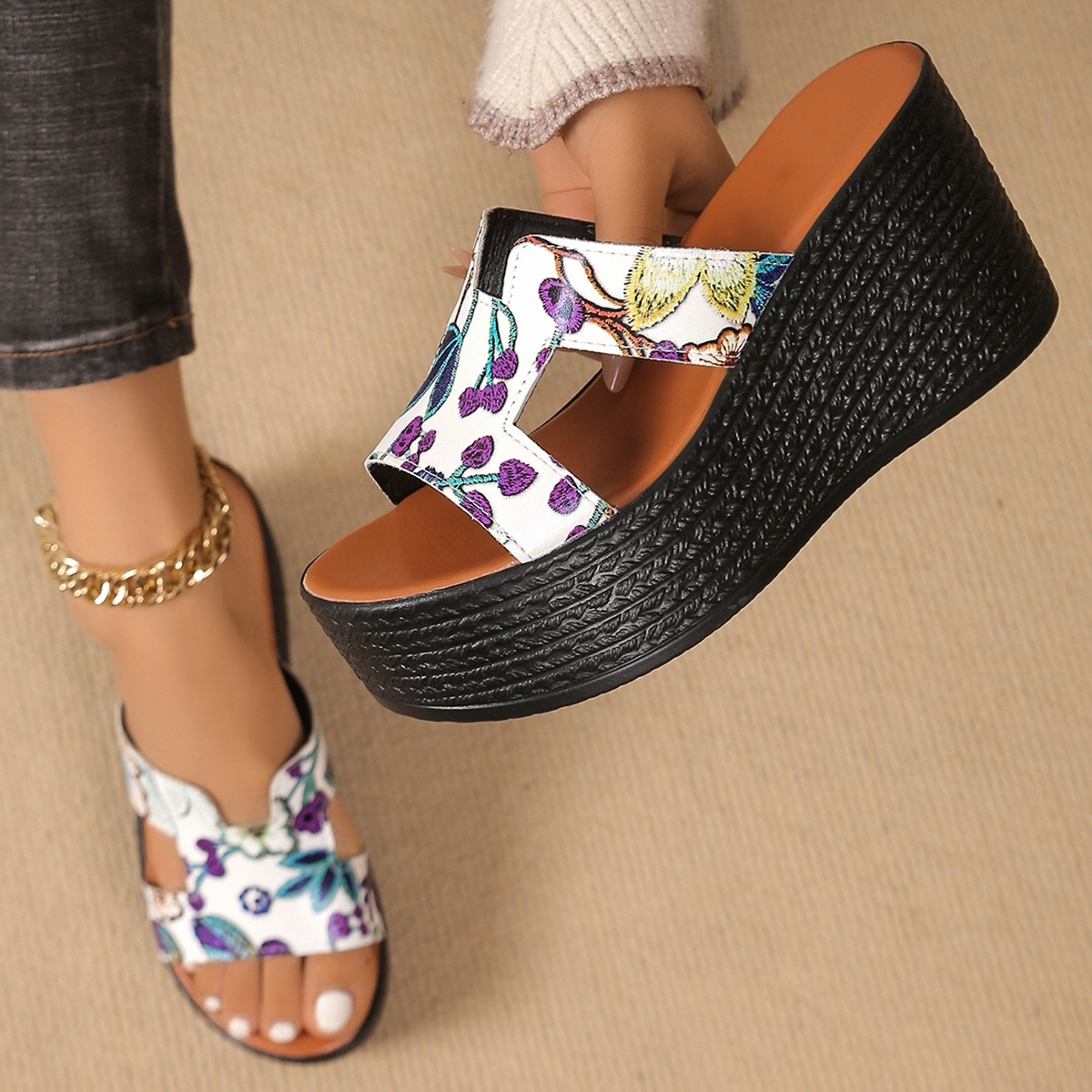 📢🔥Women's thick-soled wedge high-heeled slippers