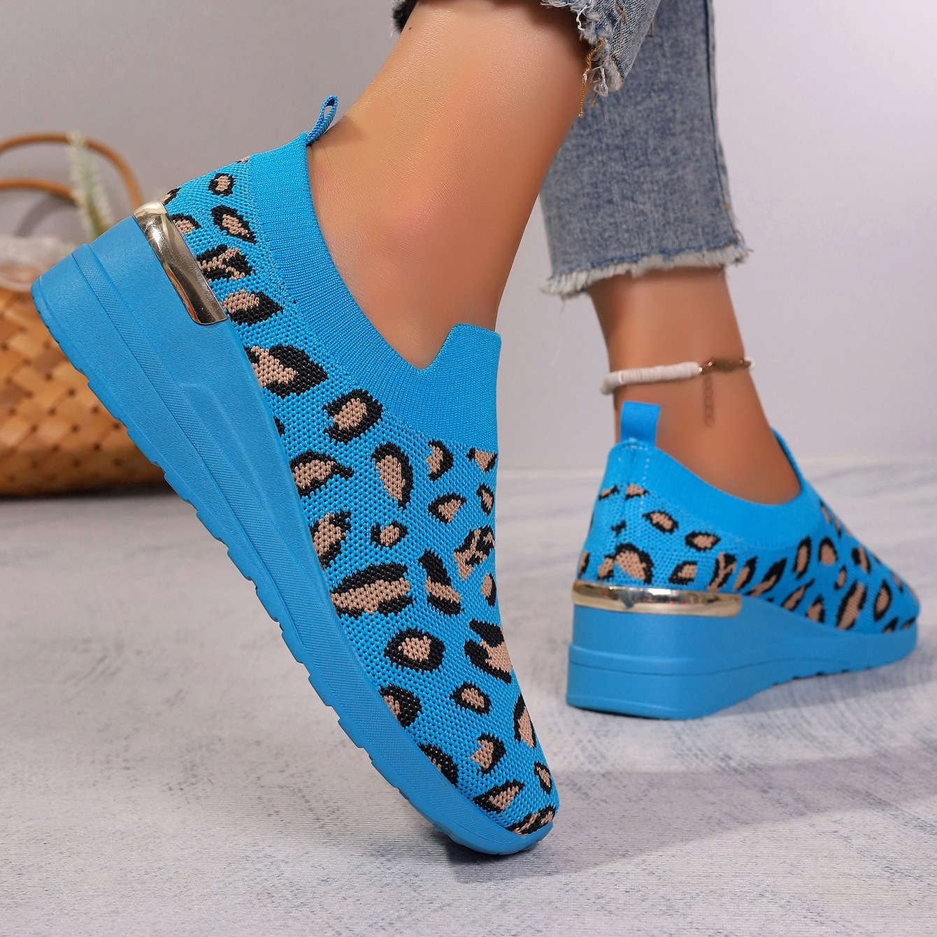 Women's Mesh Breathable Lightweight Orhtopedic Running Shoes