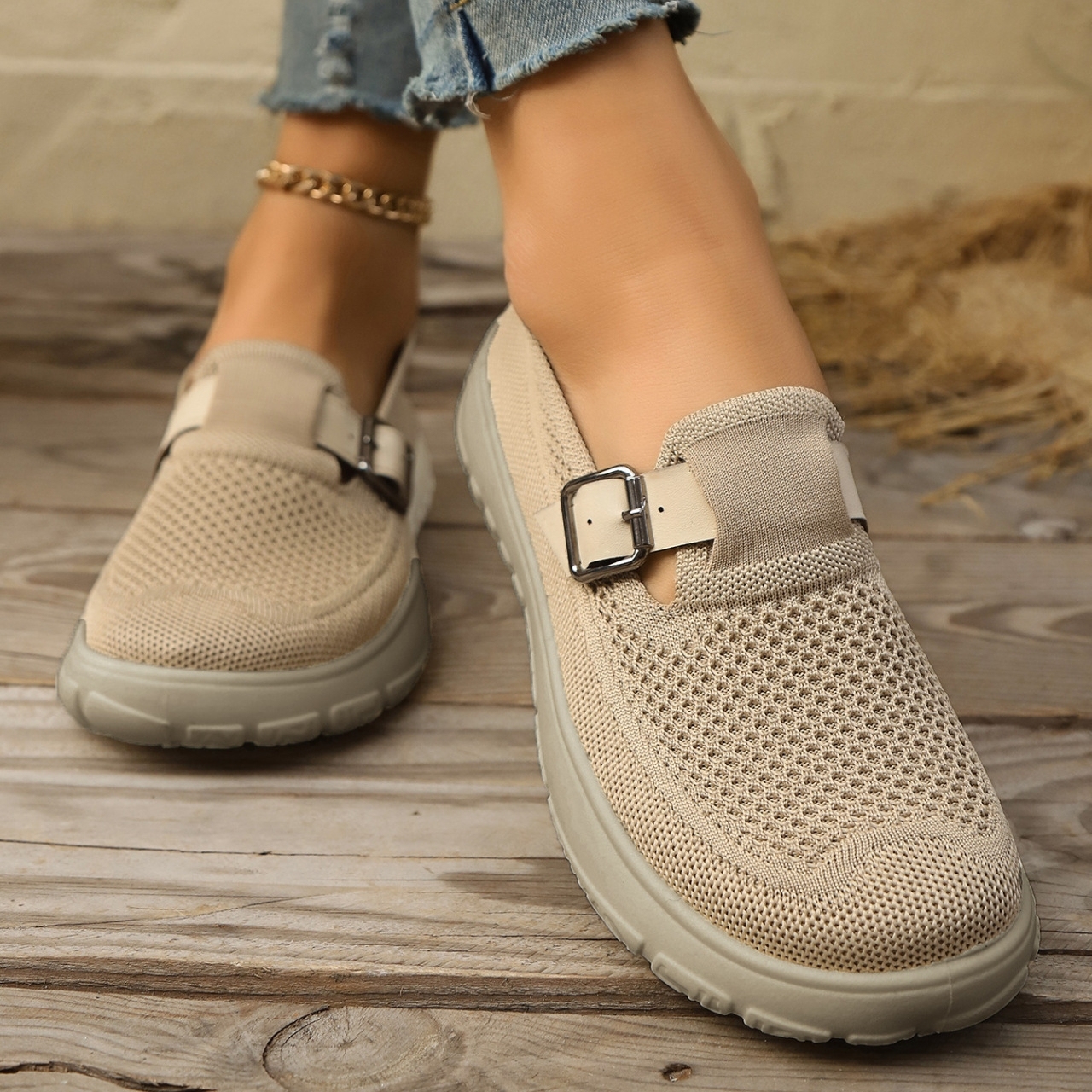 🔥Women's casual breathable slip-on soft-soled orthopedic walking shoes