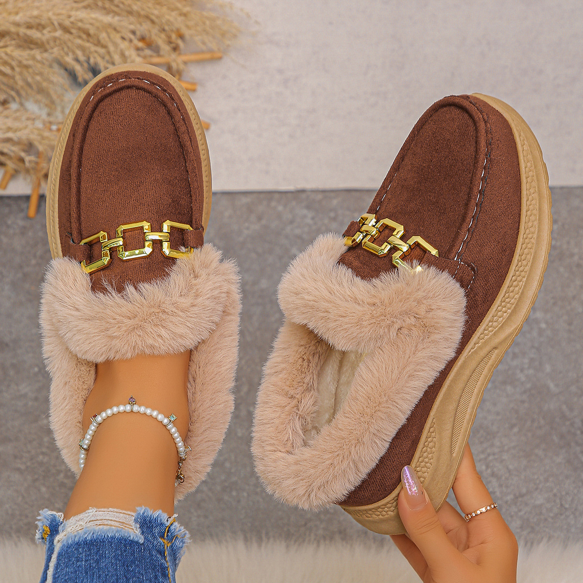 Women's fleece-lined slip-on cotton shoes