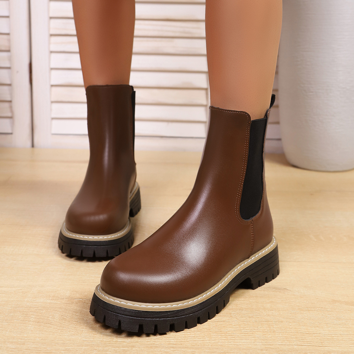 Women's platform round-toe slip-on ankle boots