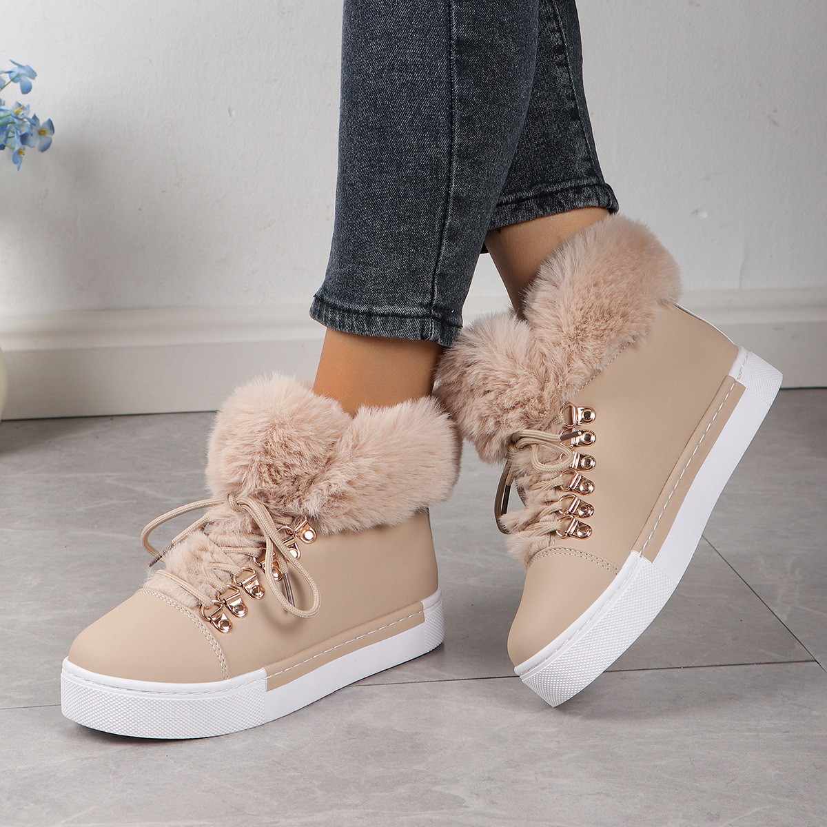 Women's winter thick wool lace-up warm boots