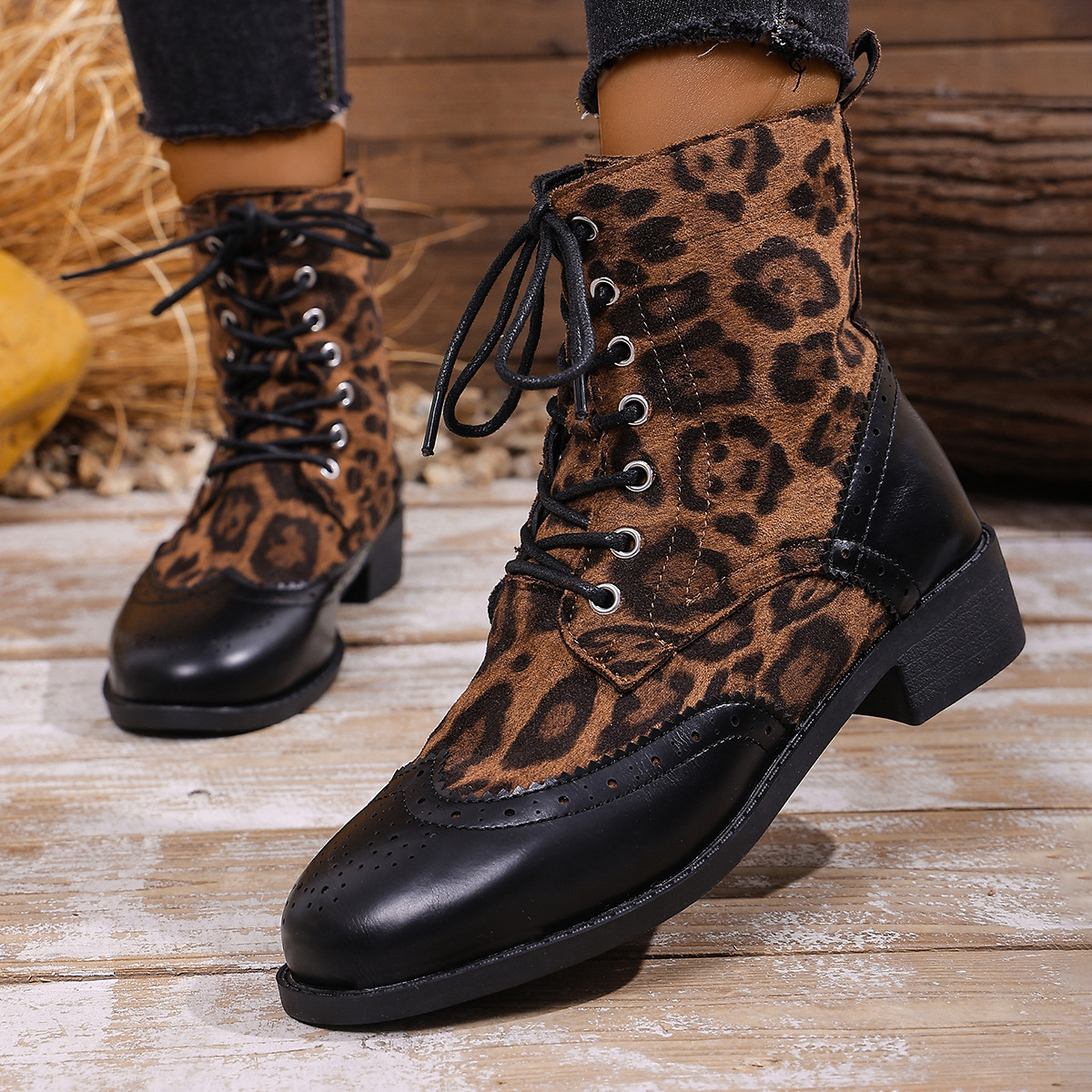 Women's high-top lace-up leather boots