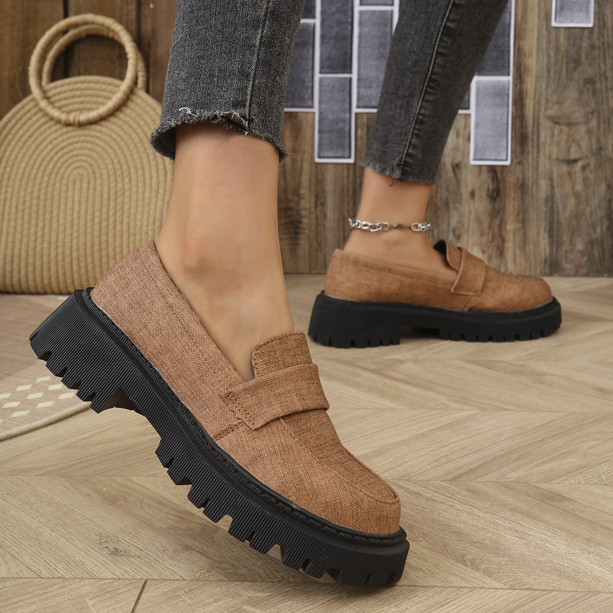 Women's thick-soled comfortable slip-on loafers