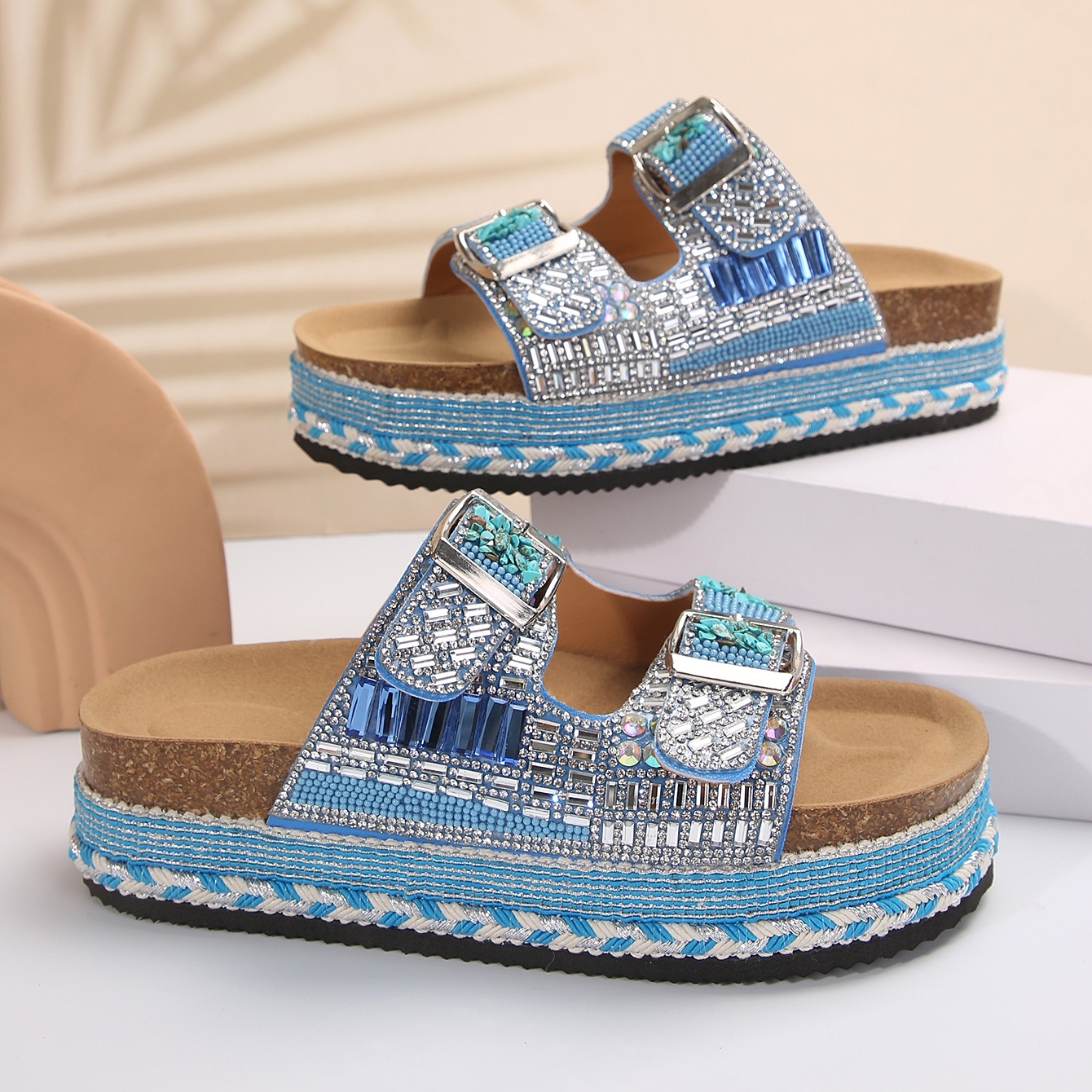 🔥Women's new summer thick-soled cork slippers