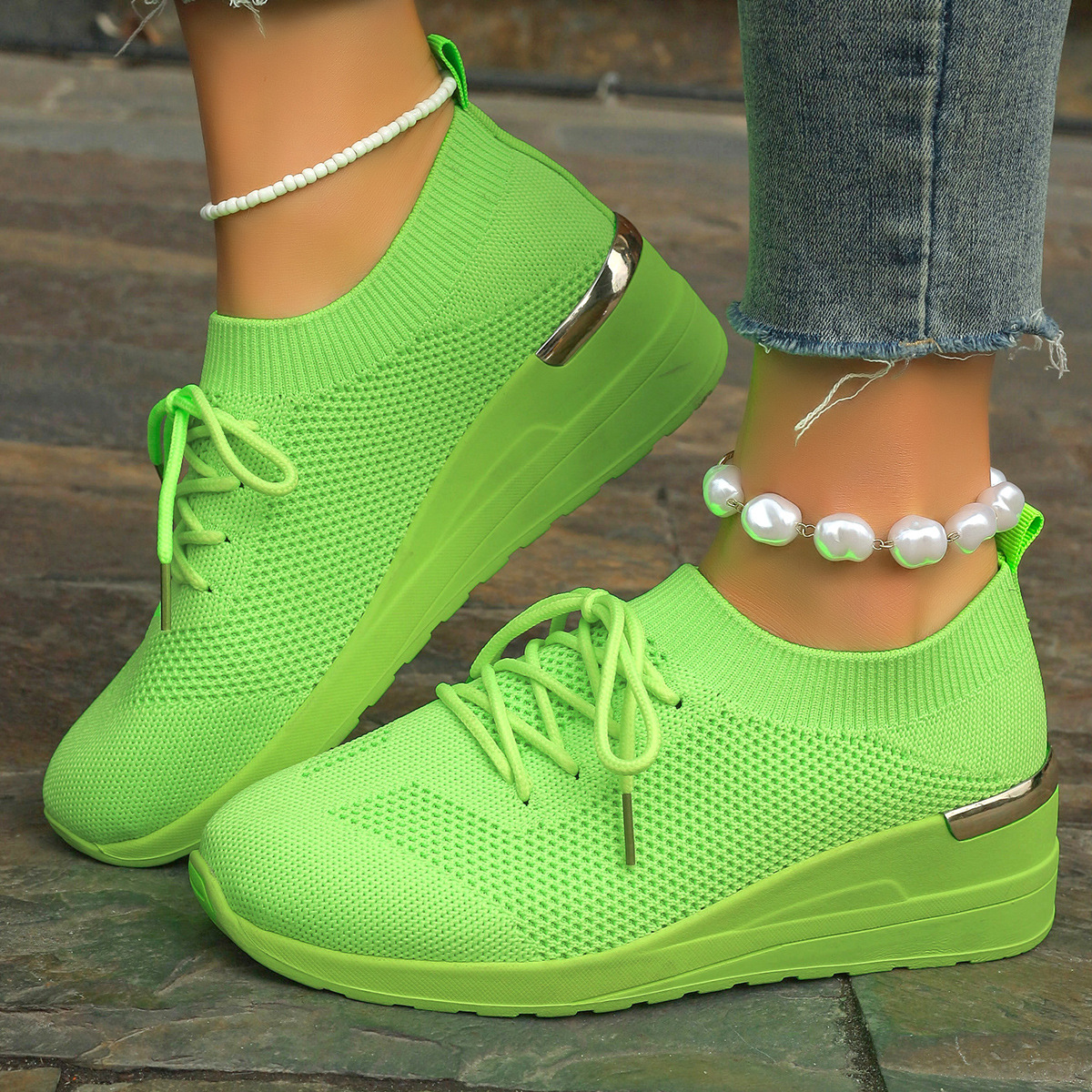 Women's mesh breathable lightweight orthopedic lace-up sneakers