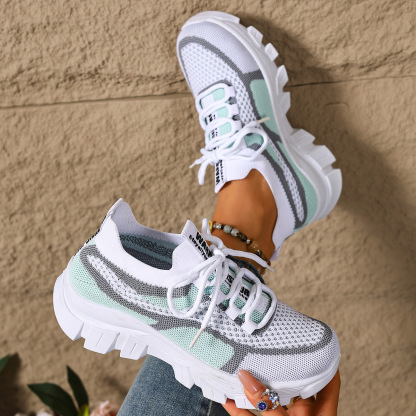 Women's lightweight, breathable, thick-soled sneakers