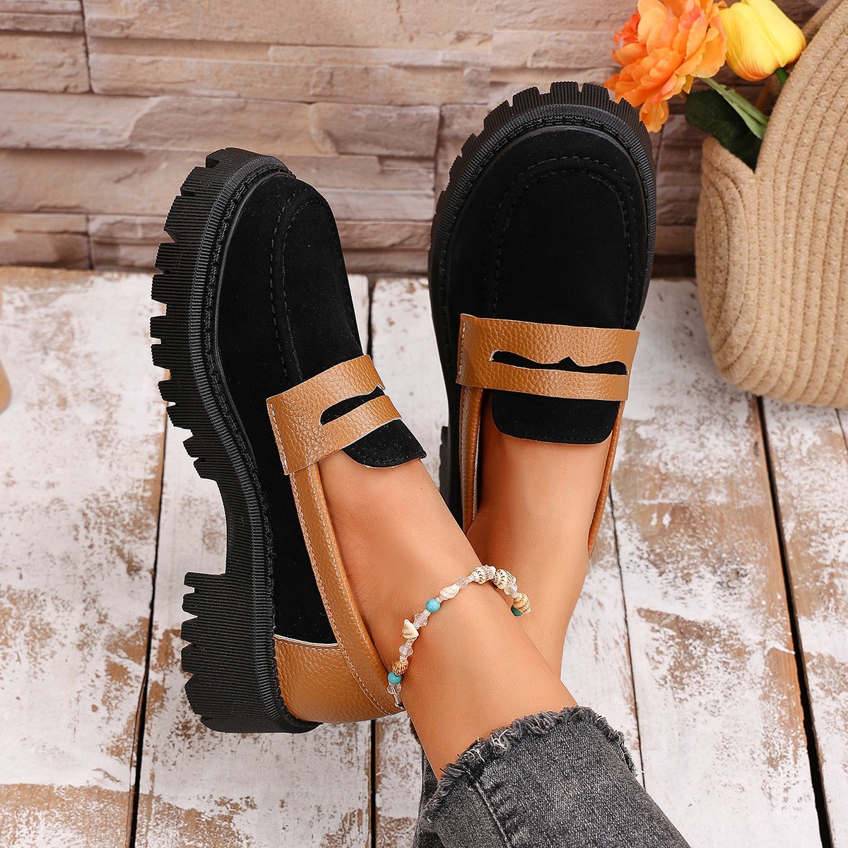 Women's fashionable thick-soled slip-on loafers