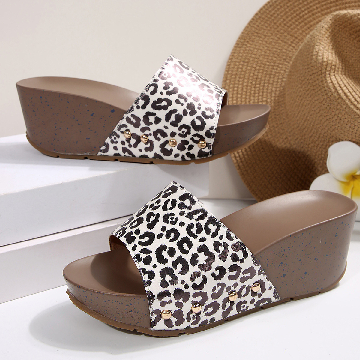 Ladies summer thick-soled wedge slippers