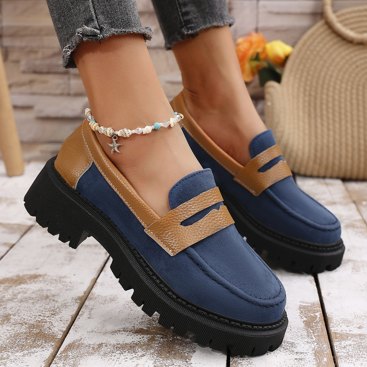 Women's fashionable thick-soled slip-on loafers