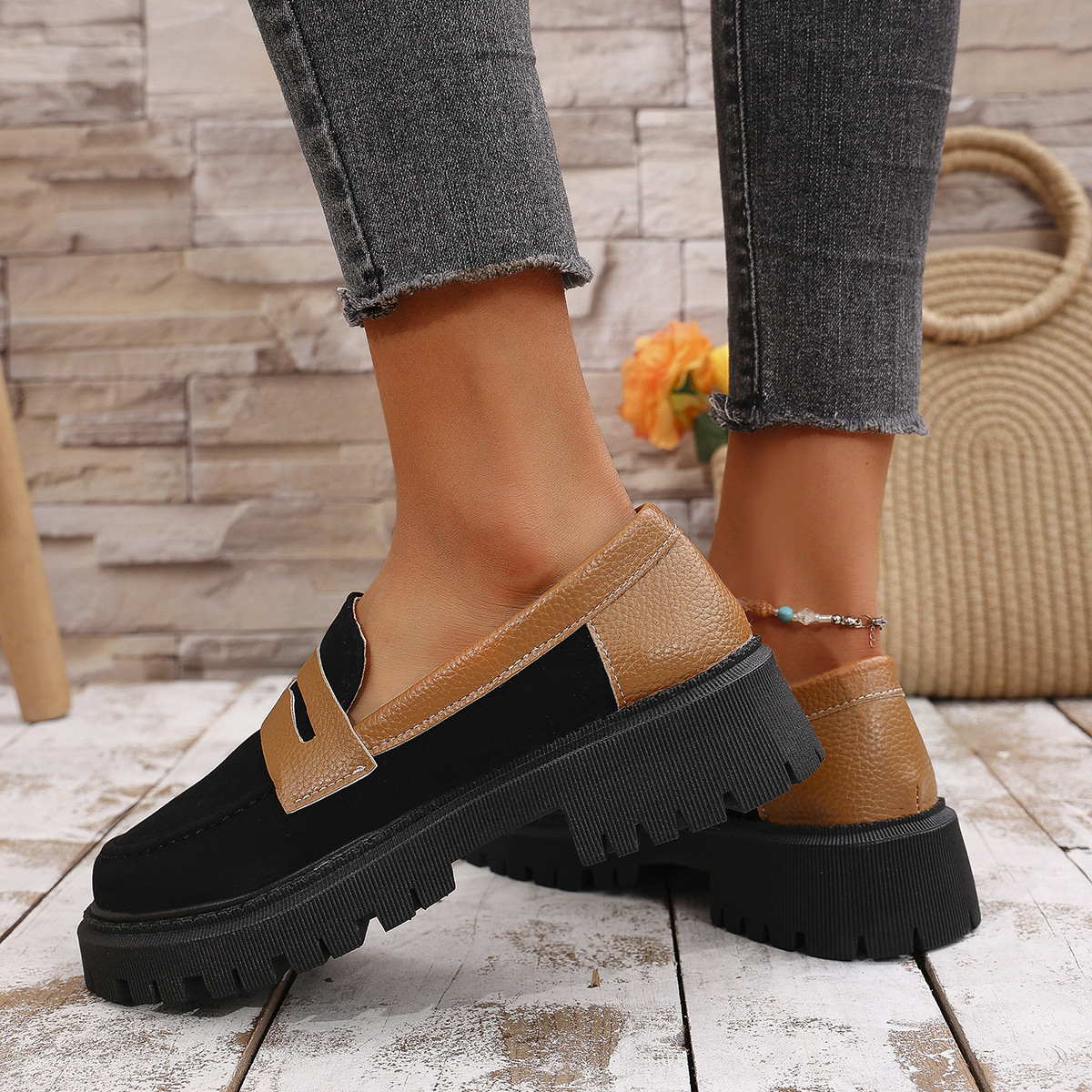 Women's fashionable thick-soled slip-on loafers