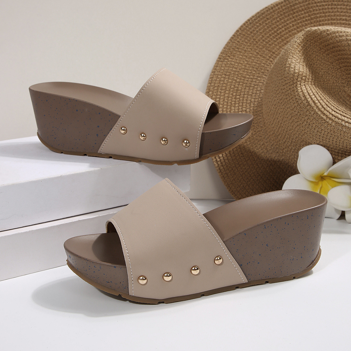 Ladies summer thick-soled wedge slippers