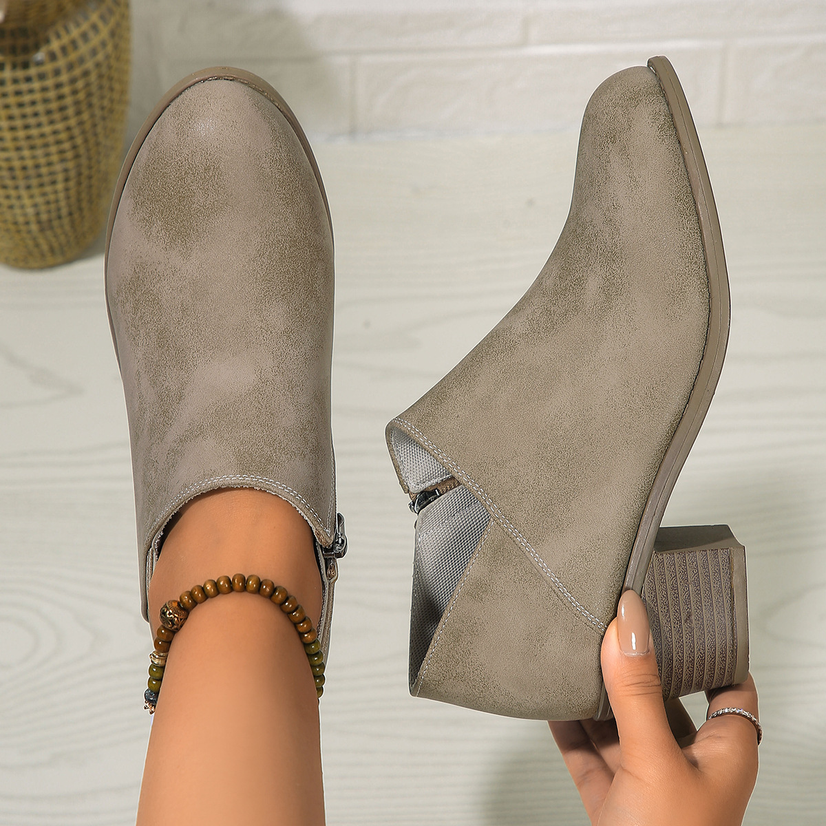 Women's side zipper mid-heel boots
