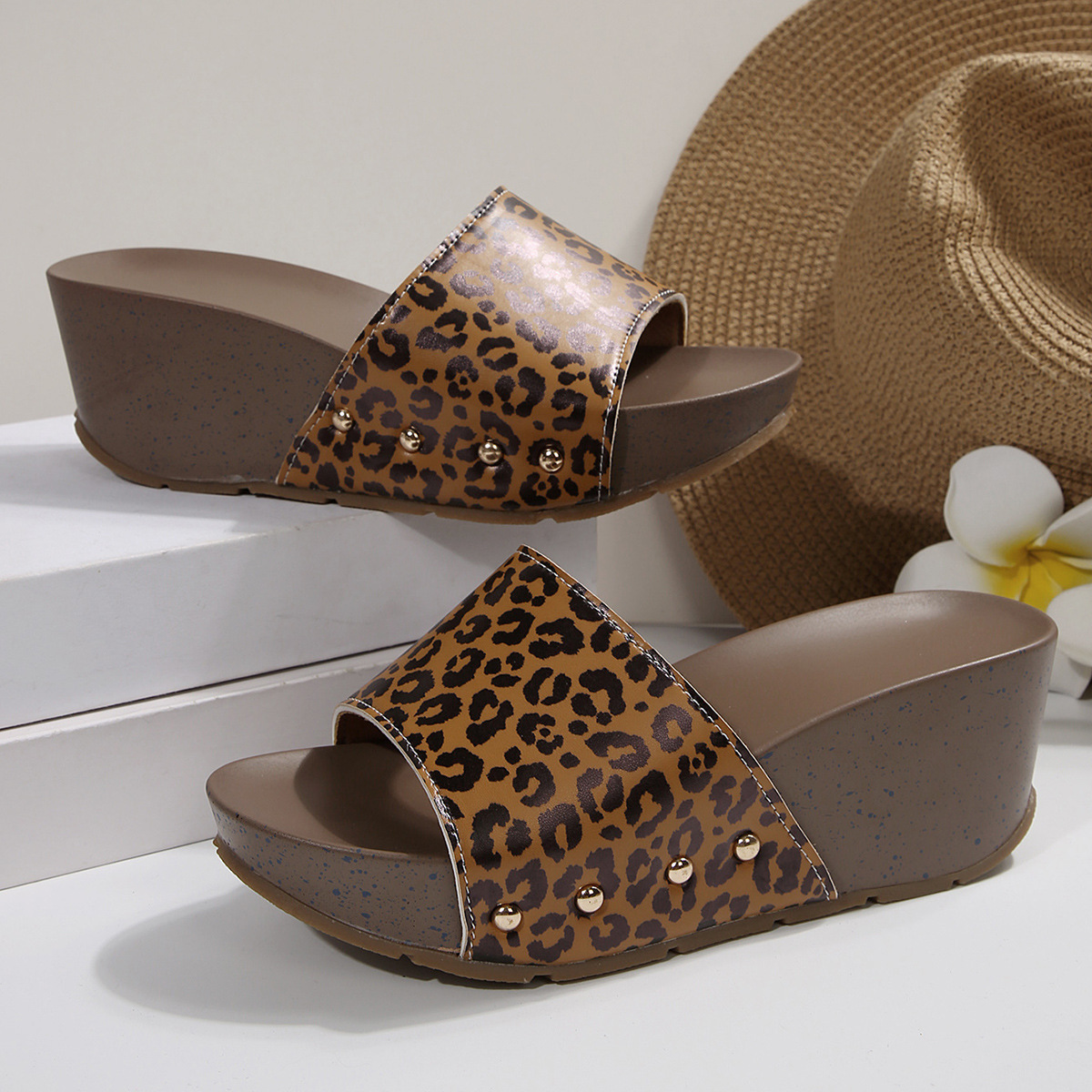Ladies summer thick-soled wedge slippers