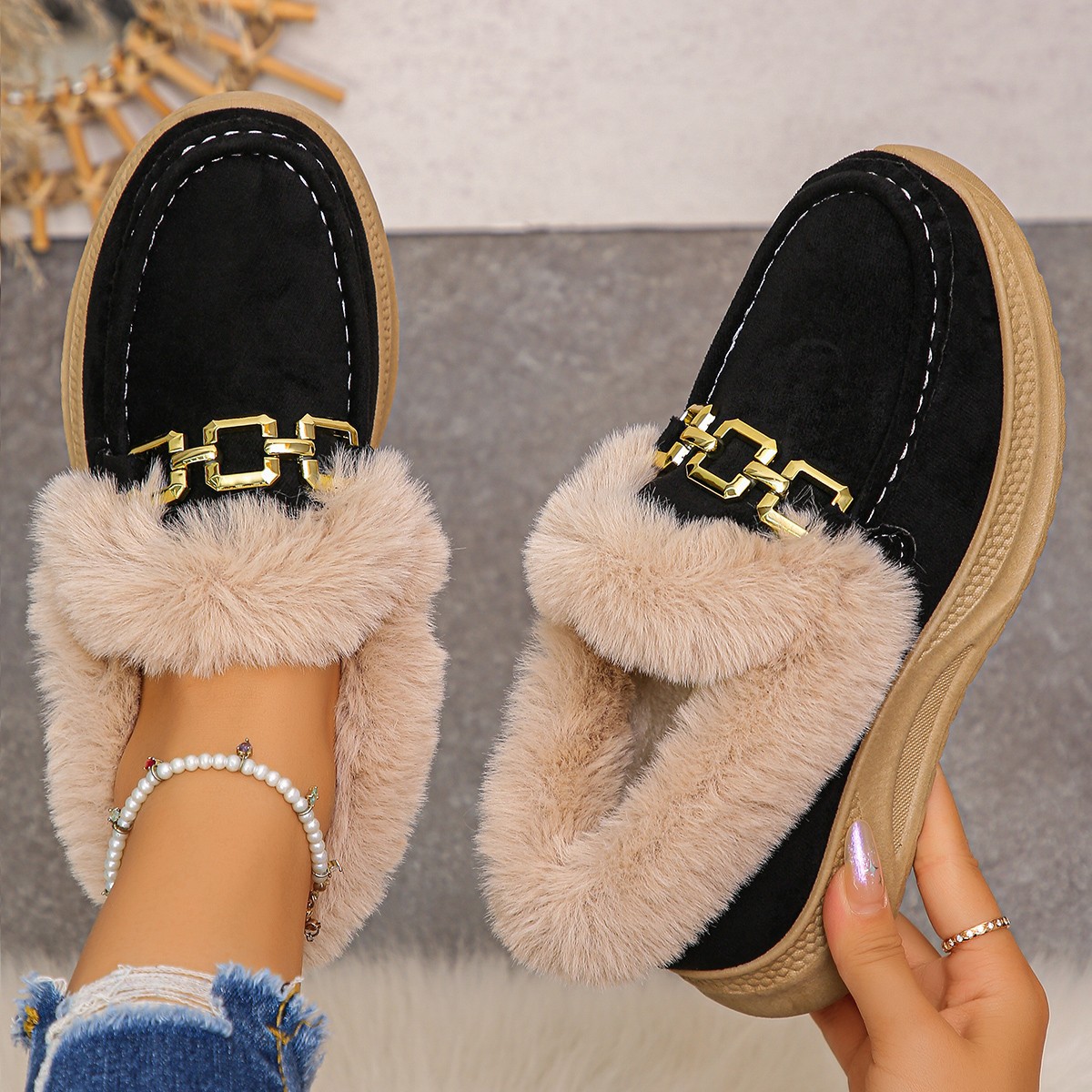 Women's fleece-lined slip-on cotton shoes