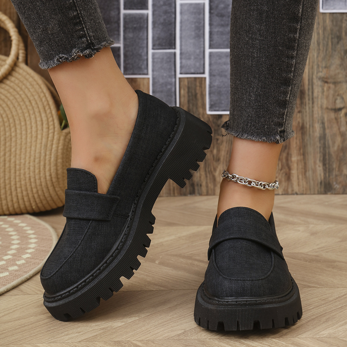 Women's thick-soled comfortable slip-on loafers
