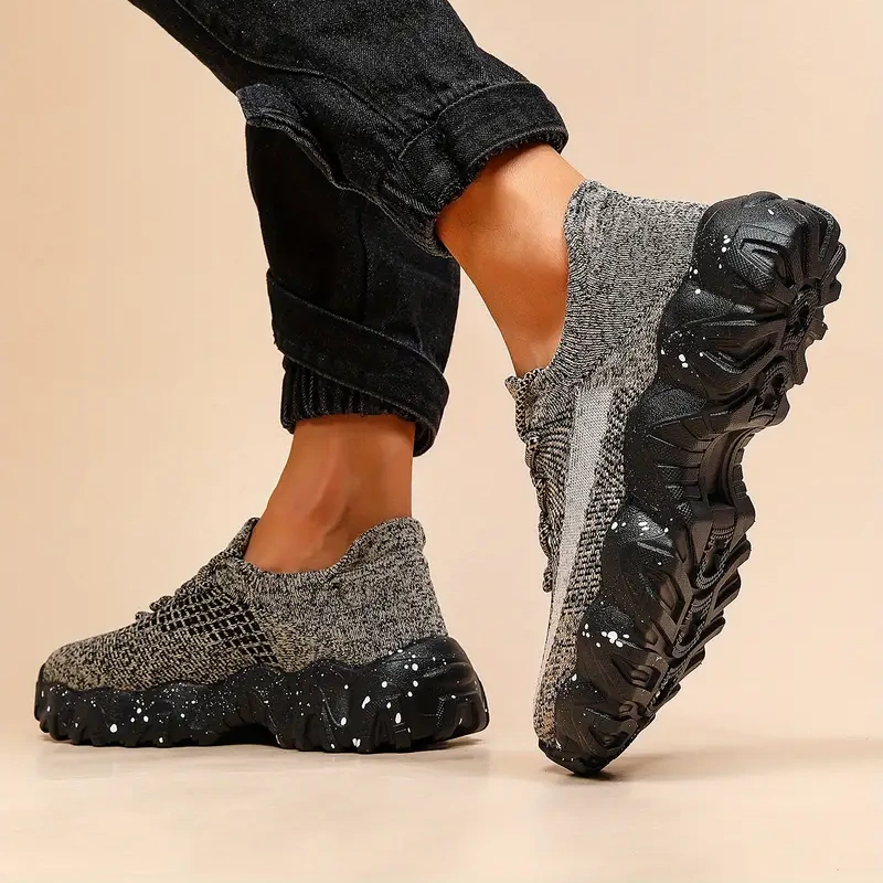 Men's knitted breathable and comfortable non-slip lace-up sneakers