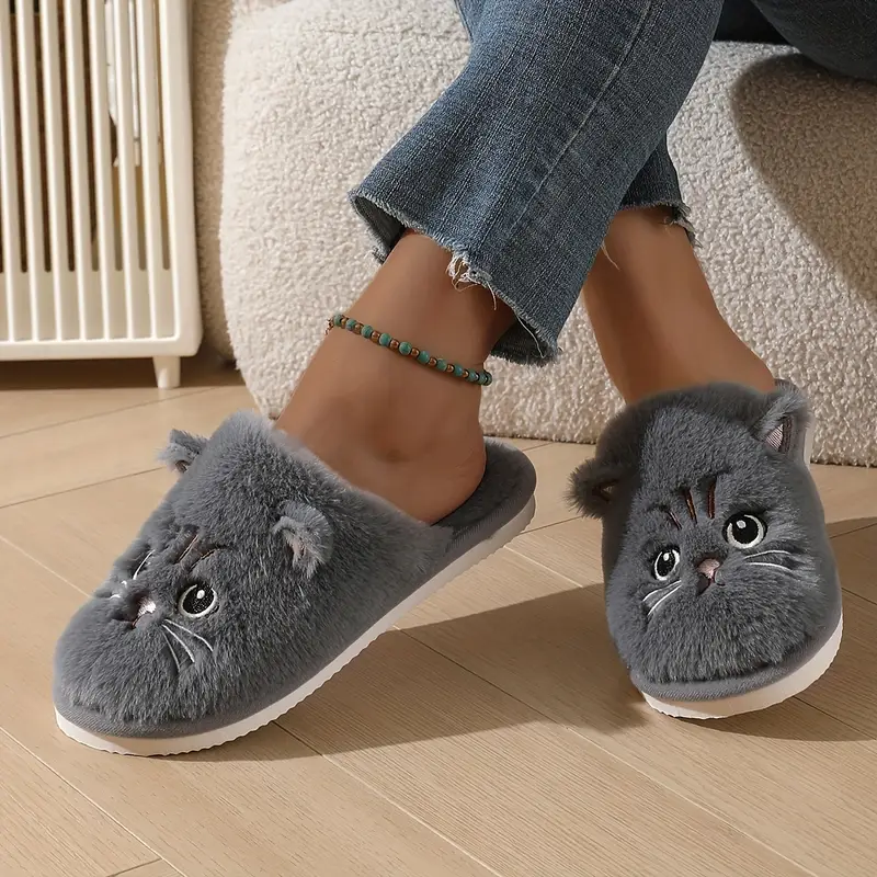 Women's Cute Cartoon Cat Plush Slippers