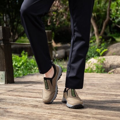 MEN'S EXTENDED WIDTH FOOT COMFORTABLE SNEAKERS WITH ARCH SUPPORT AND SHOCK ABSORPTION