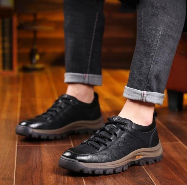 Men's casual leather shoes with hand stitching