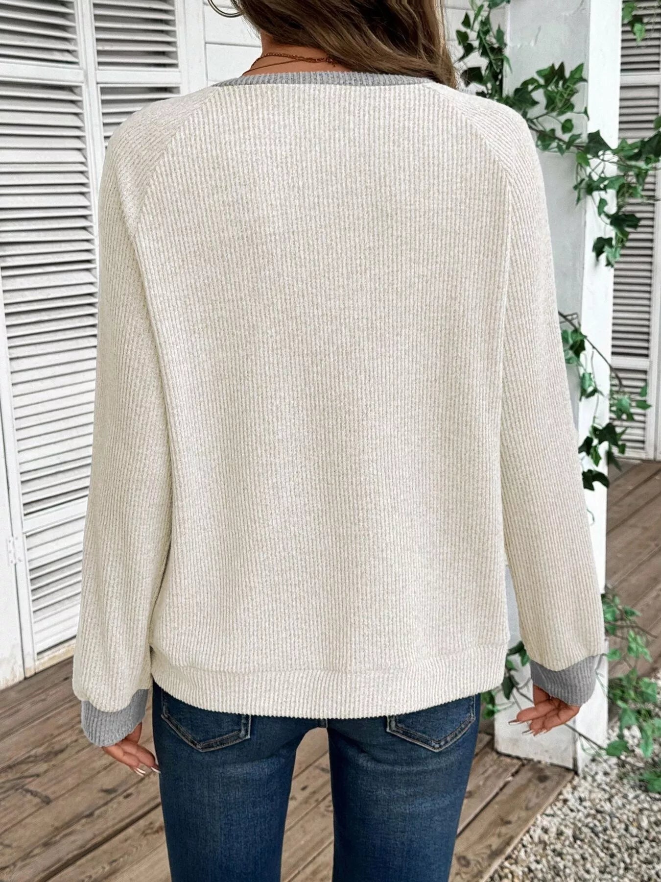 Ribbed Knit Two-Tone Top-tidenox