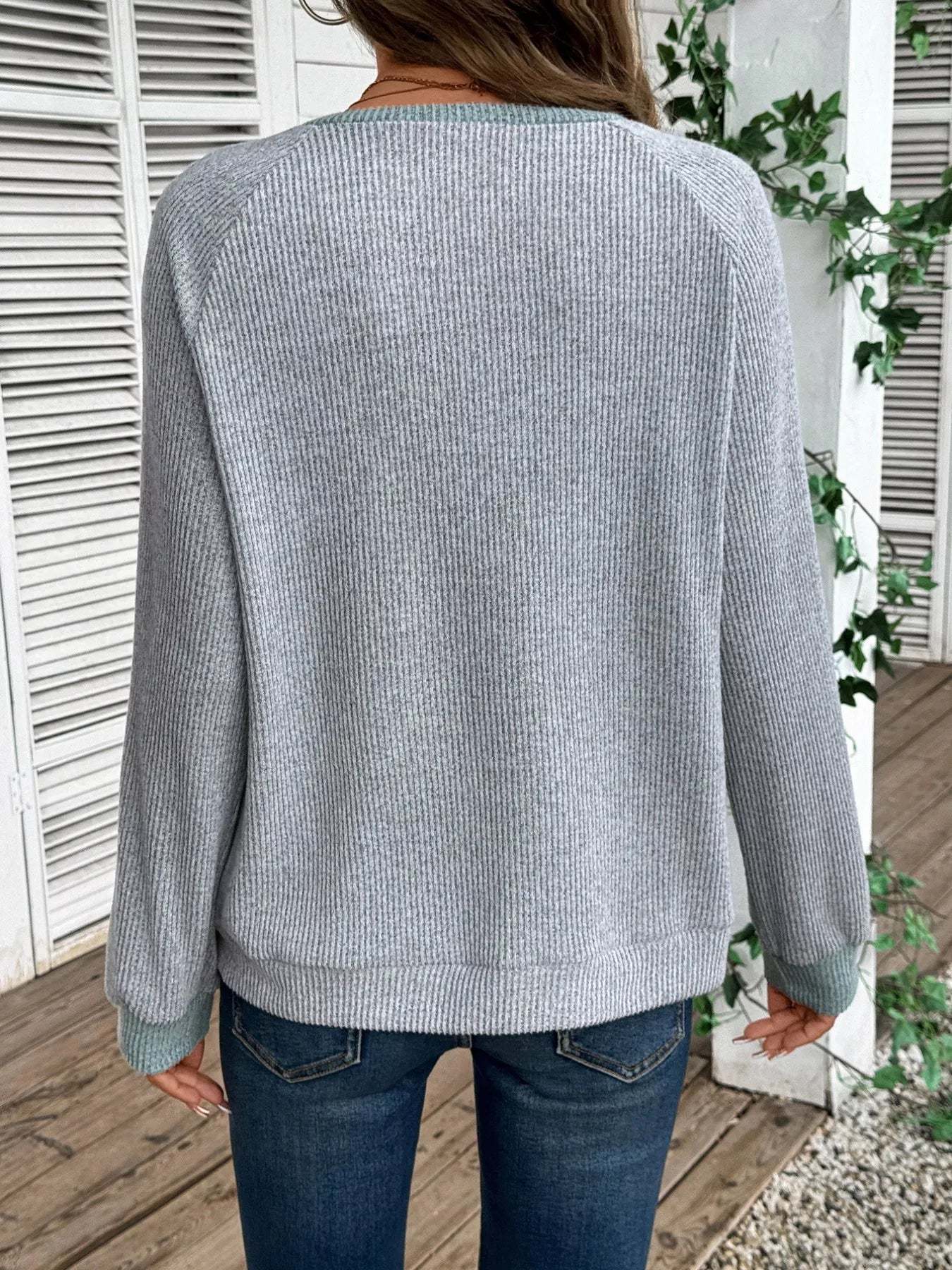 Ribbed Knit Two-Tone Top-tidenox