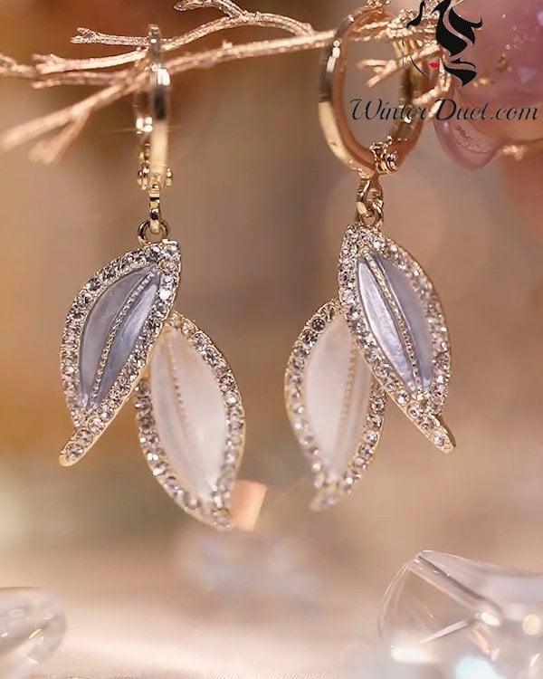 Elegant Leaf Earrings-tidenox