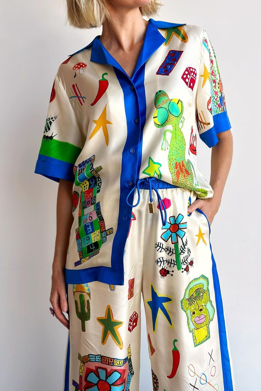 Vibrant Beach Satin Unique Print Colorblock Trim Button Down Oversized Blouse-tidenox