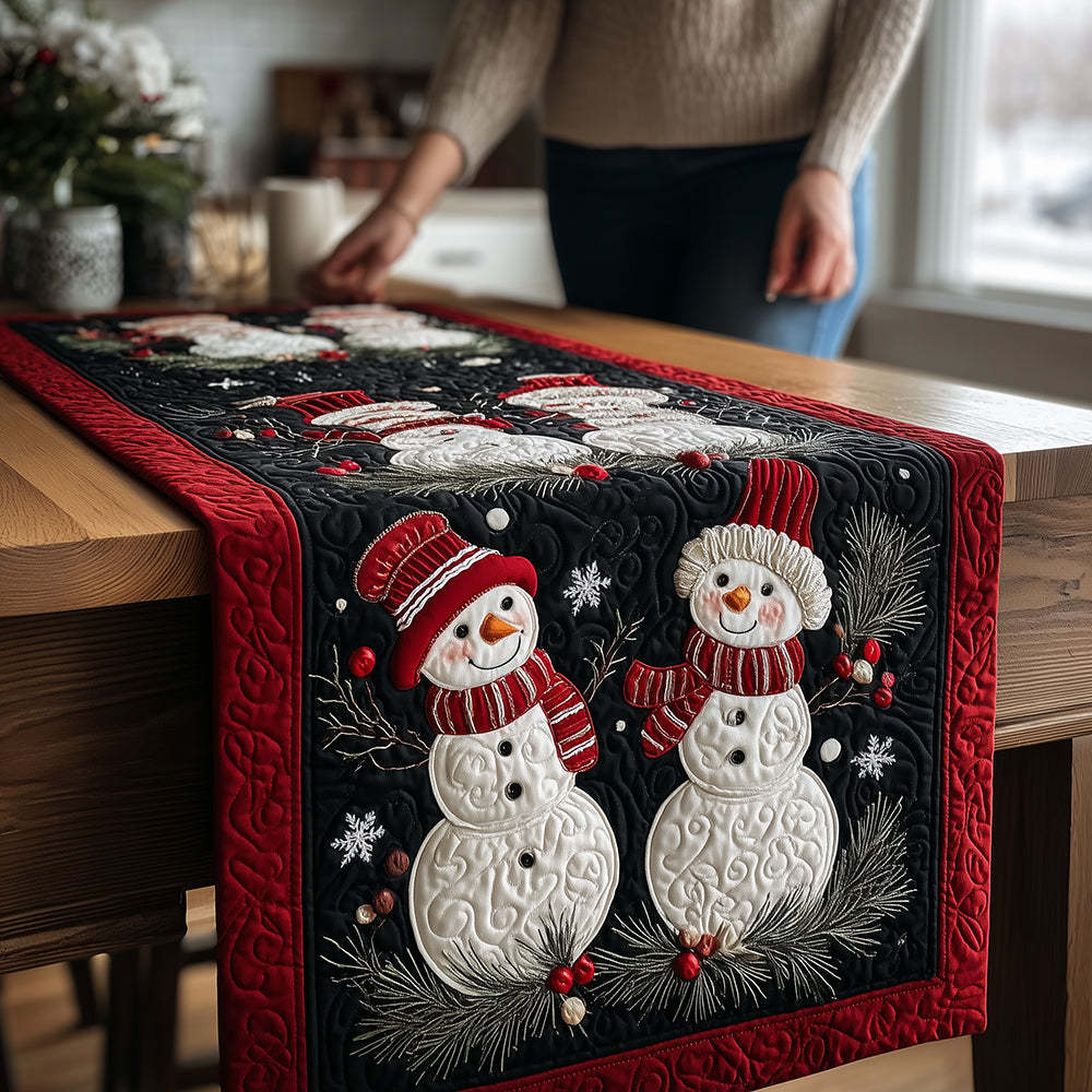 Merry Snow Friends Quilted Table Runner NCU0TH3855-tidenox