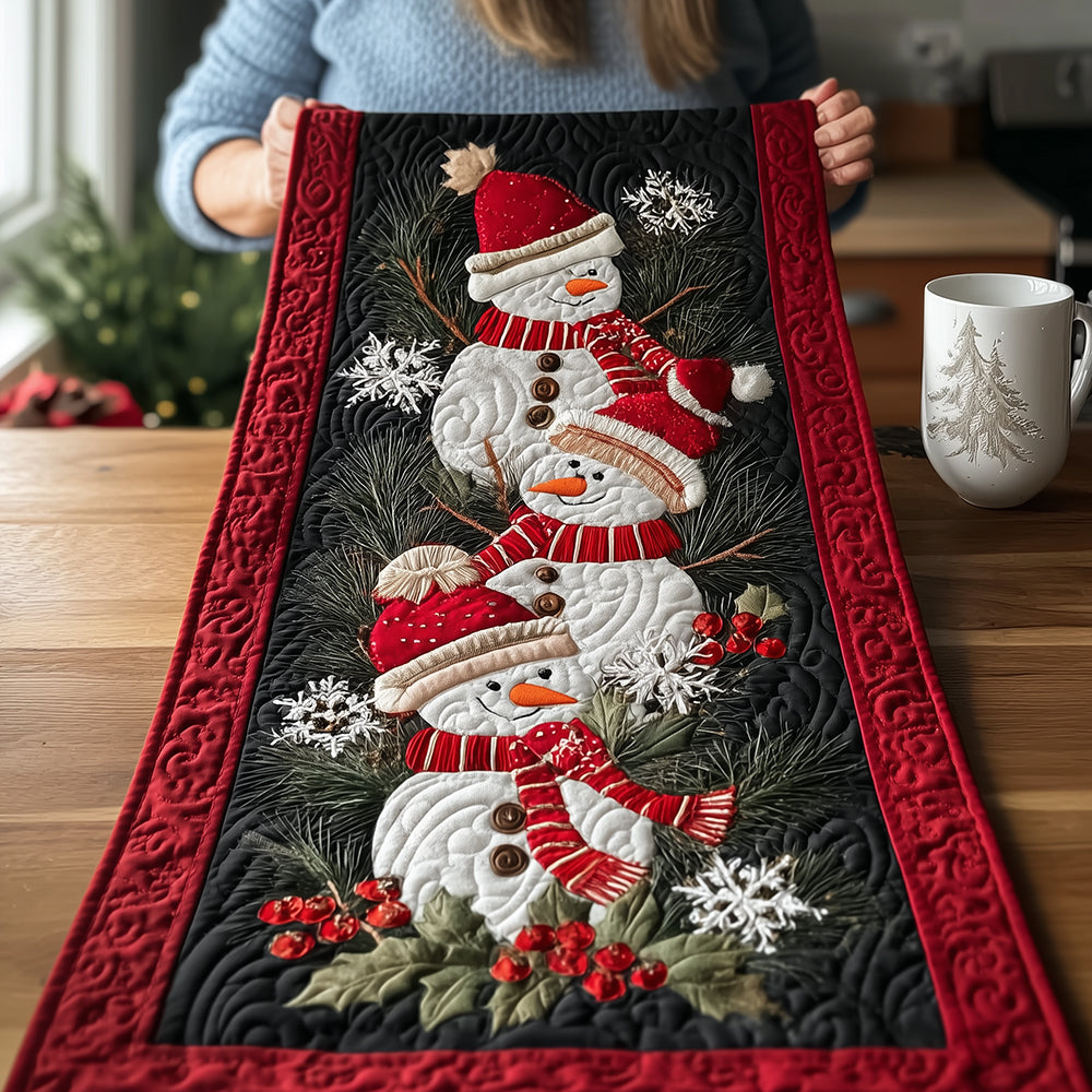 Frosty Friends Parade Quilted Table Runner NCU0TH3853-tidenox