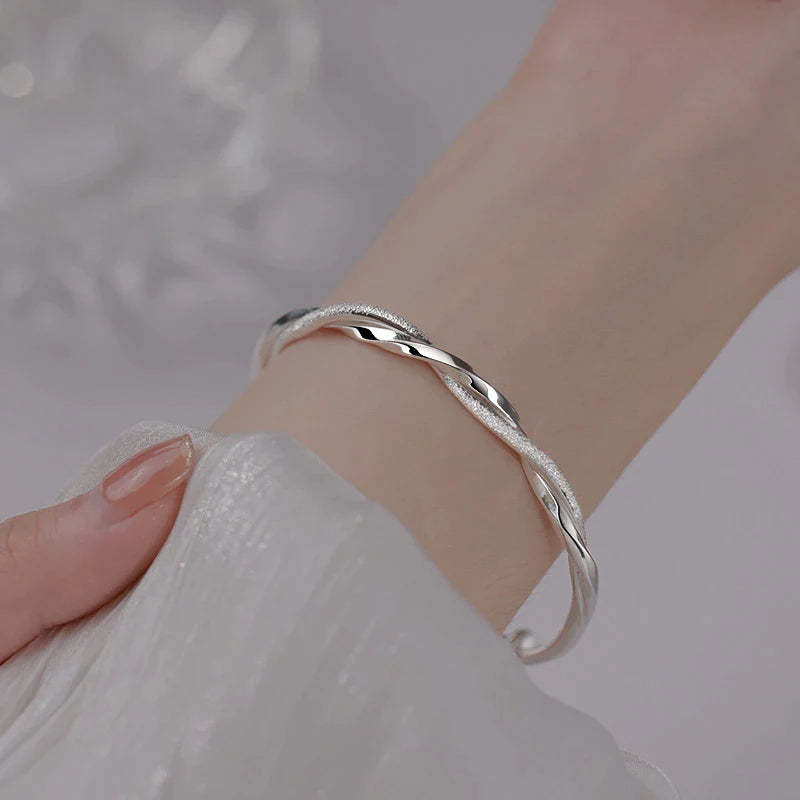 Elegant Braided Silver Bracelet-tidenox