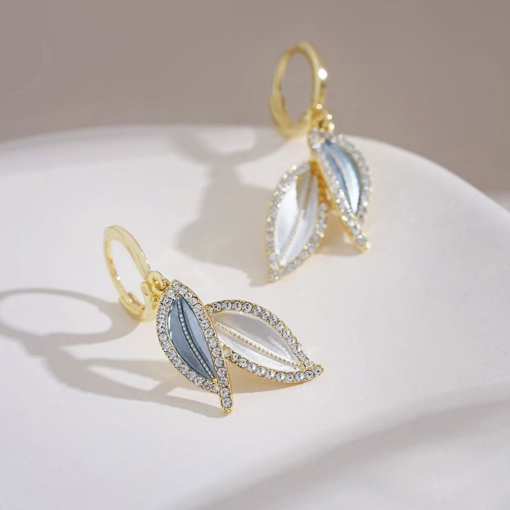Elegant Leaf Earrings-tidenox