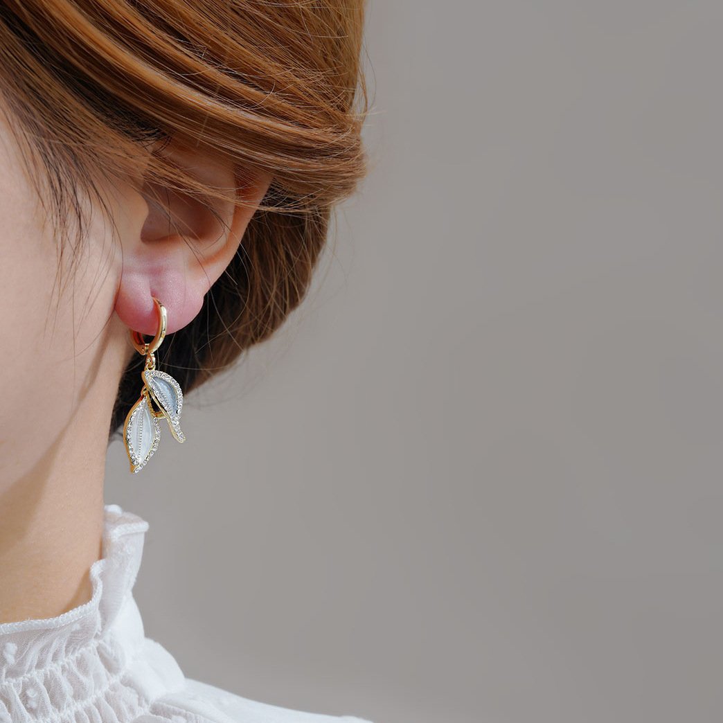 Elegant Leaf Earrings-tidenox
