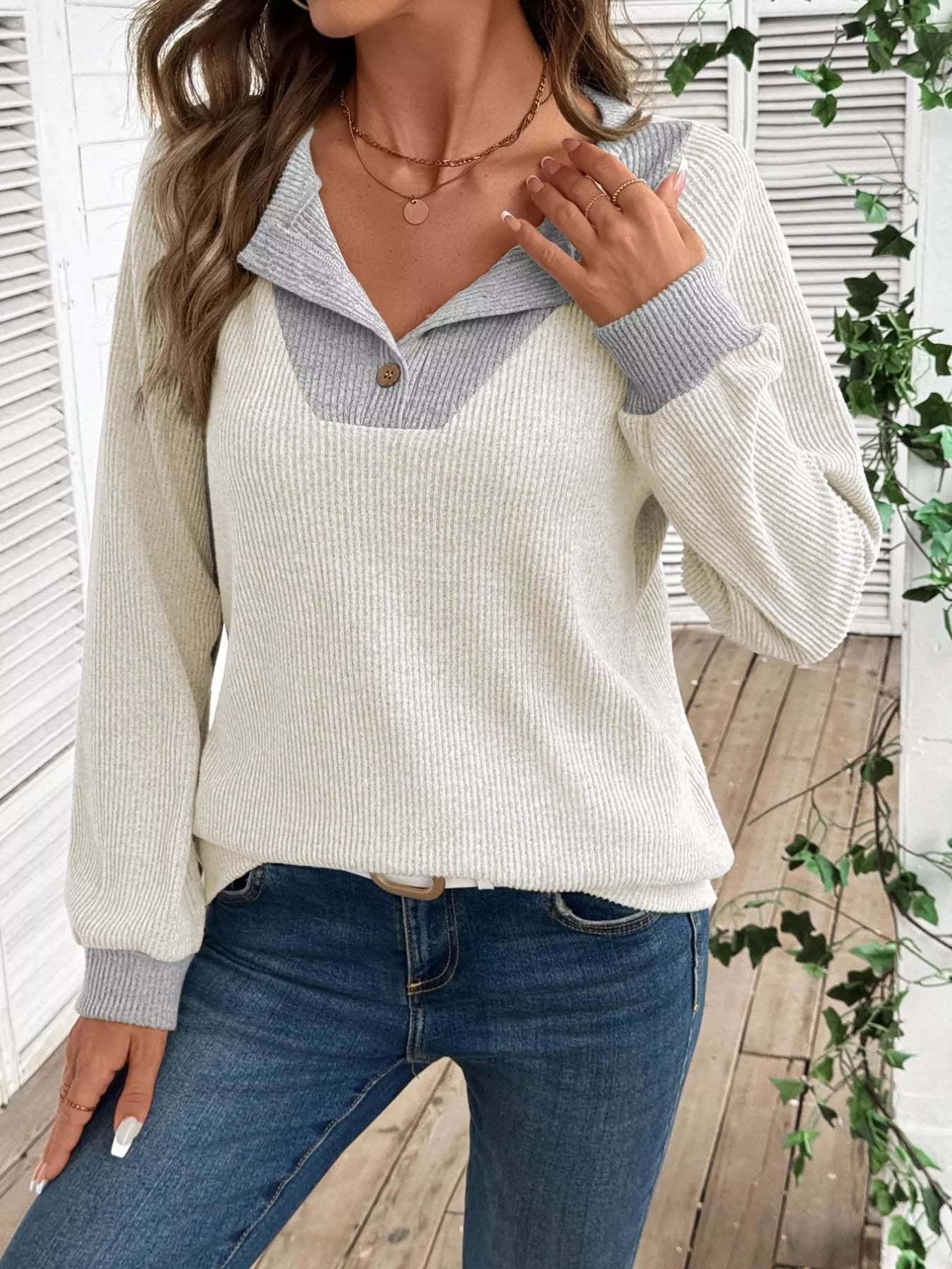 Ribbed Knit Two-Tone Top-tidenox