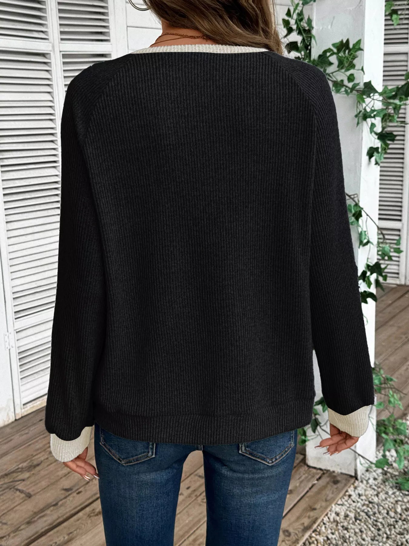 Ribbed Knit Two-Tone Top-tidenox