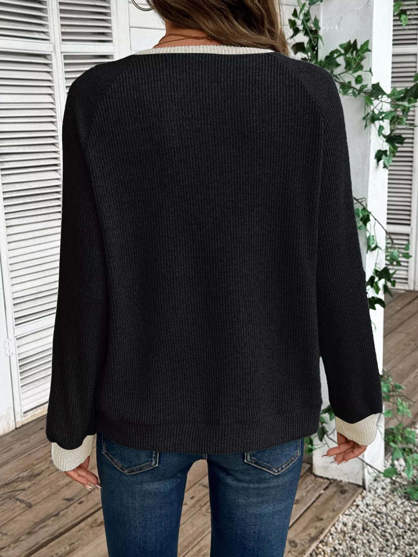 Ribbed Knit Two-Tone Top-tidenox