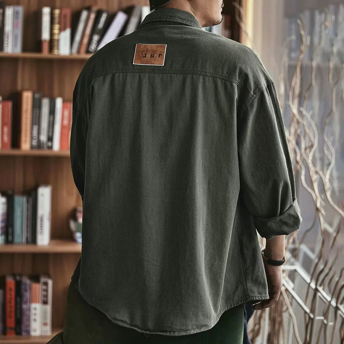Loose Casual Fit Falcon Shirt-tidenox
