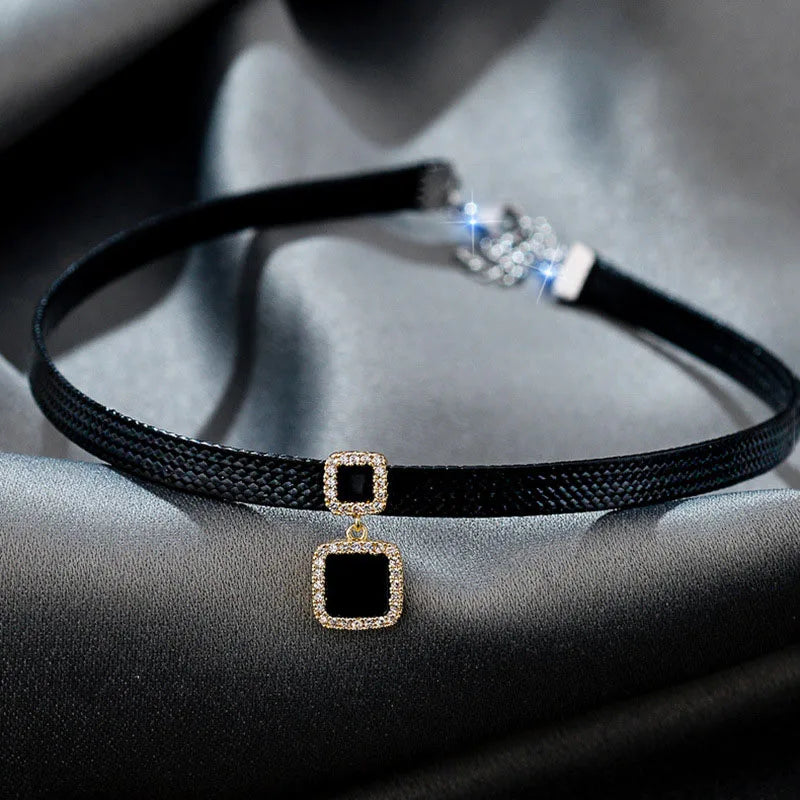 Geometric Crystal Pendant Necklace-tidenox