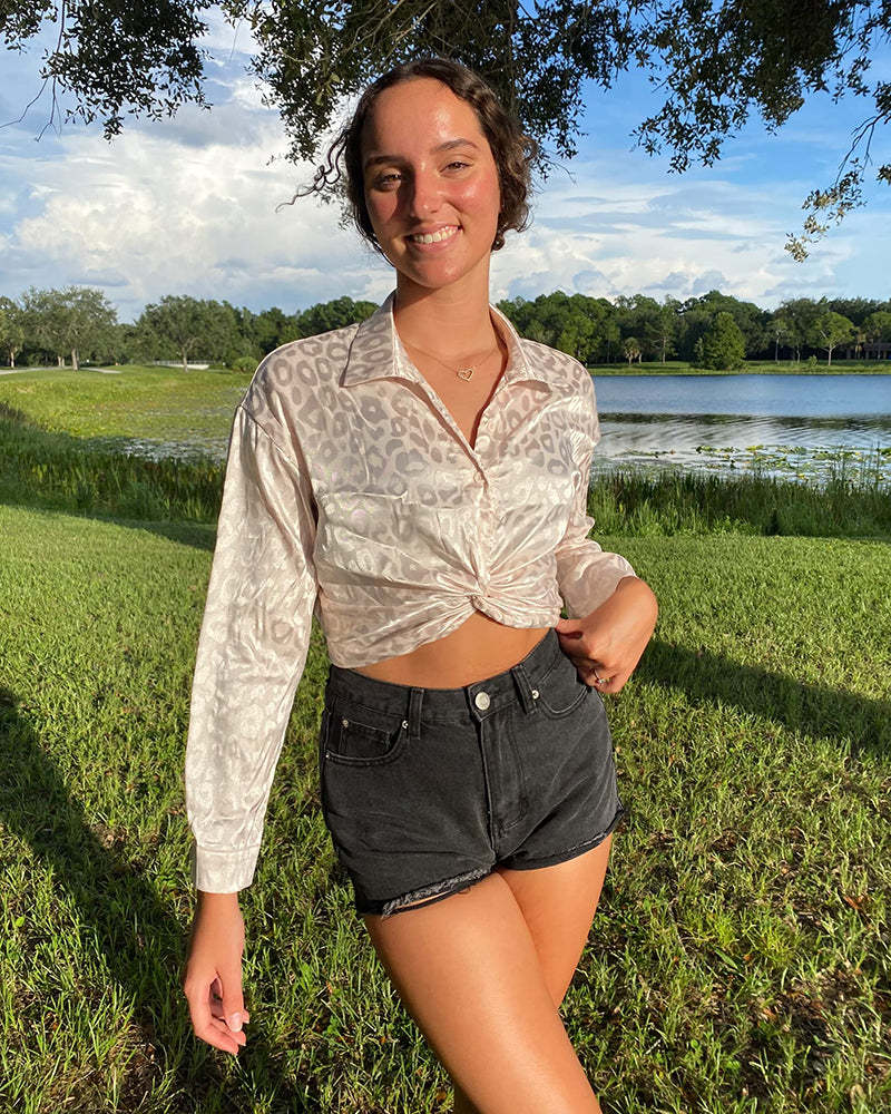 Zeagoo Women's V Neck Twist Hem Blouse Long Sleeve Crop Top Casual Button Shirts-tidenox